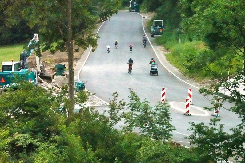 Strassenbaustelle Schmittli - Nidfuren Strassenbaustelle Schmittli - Nidfuren